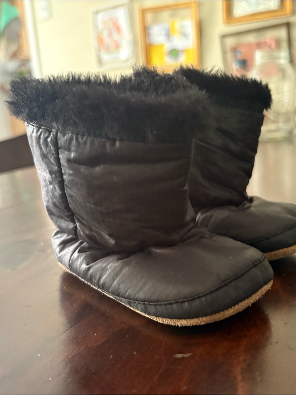 Robeez Black Faux-Fur Cuff Toddler Soft Sole Boots 12-18 months
